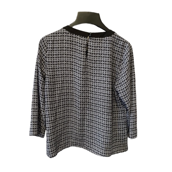 Violet & Claire Woman’s Blouse size Medium - Picture 3 of 3